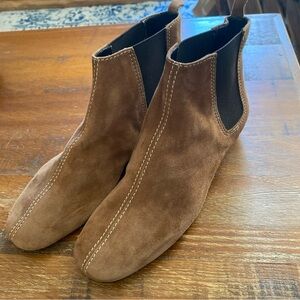 Juicy Couture Crown Booties ankle boots 7M Vintage brown Suede Made In Italy